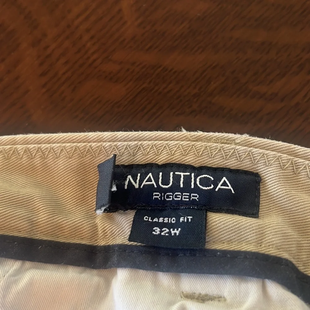 Nautica Rigger Shorts. Size 32 Mens. Tan khaki. Hiking outdoors lake